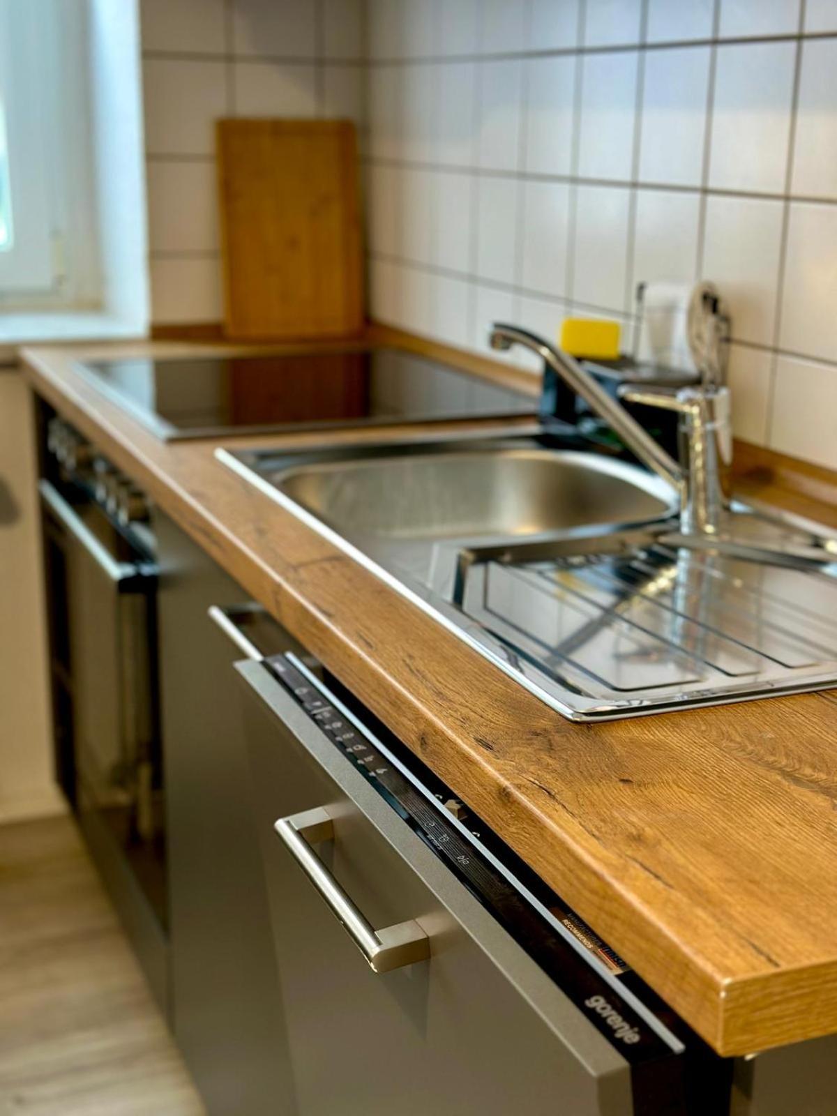 Raha Apartments - Grosses 3 Z-Apartment - Erdgeschoss - Domplatz - Vollausstattung 埃尔福特 外观 照片