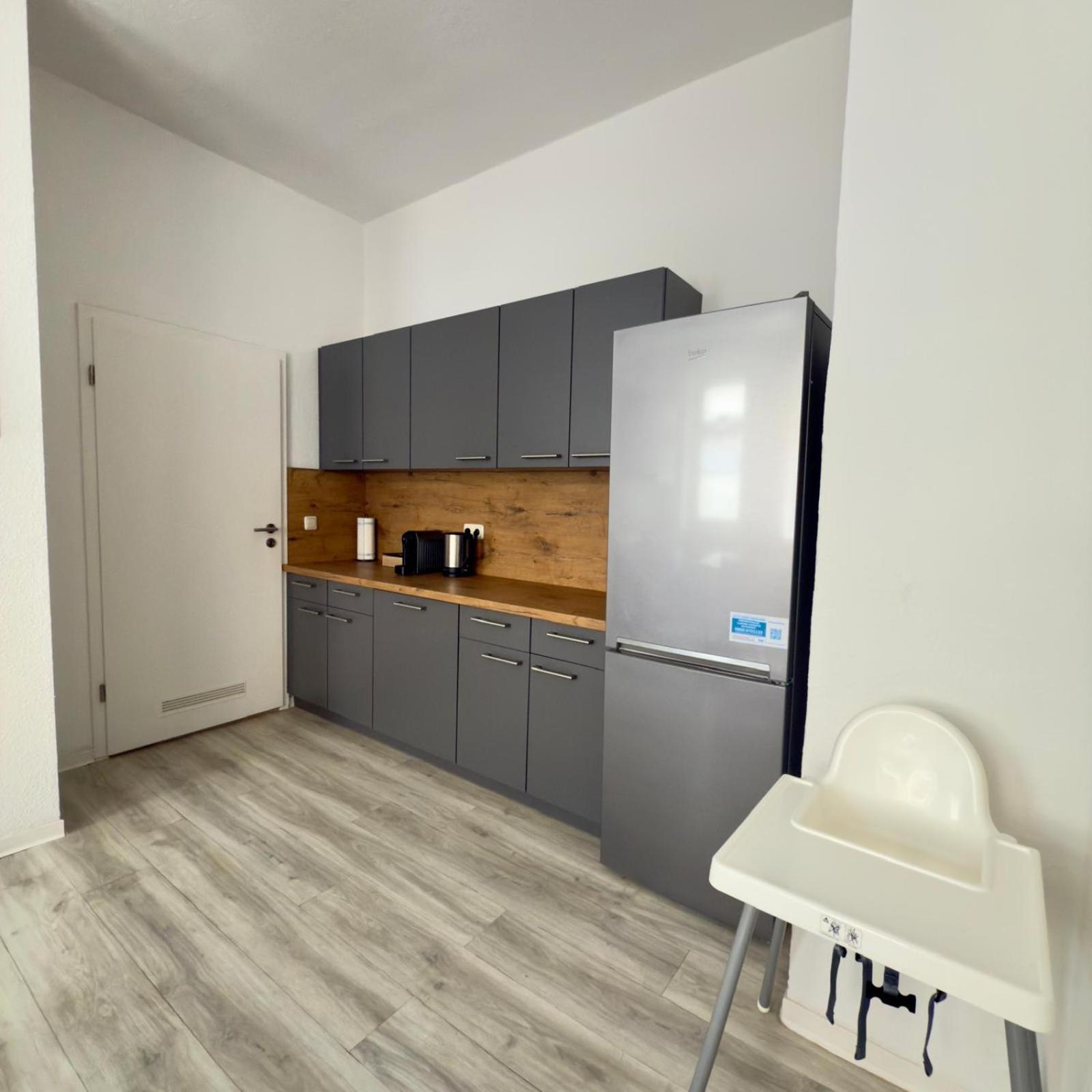 Raha Apartments - Grosses 3 Z-Apartment - Erdgeschoss - Domplatz - Vollausstattung 埃尔福特 外观 照片